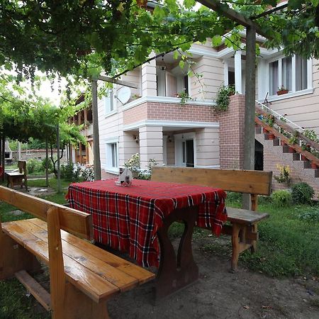 Slanchevata Kashta Hotel Krushuna Esterno foto