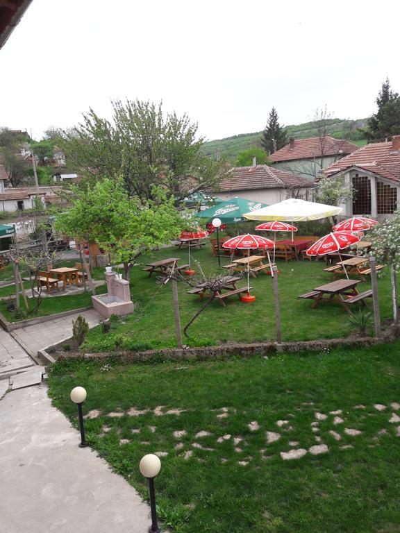 Slanchevata Kashta Hotel Krushuna Esterno foto