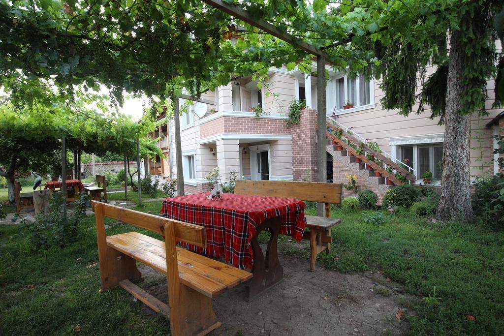 Slanchevata Kashta Hotel Krushuna Esterno foto